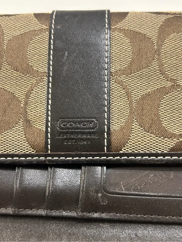 COACH Jacquard & Leather SIGNATURE C Checkbook Wallet With Checkbook Cover - Image 5