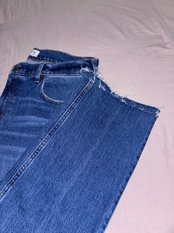 Abercrombie Mid-Rise Jeans - Image 3