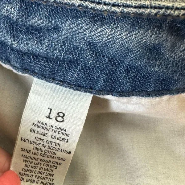 American Eagle Distressed Shorts Sz 18 Light Medium Wash Denim Raw Hem - Image 10