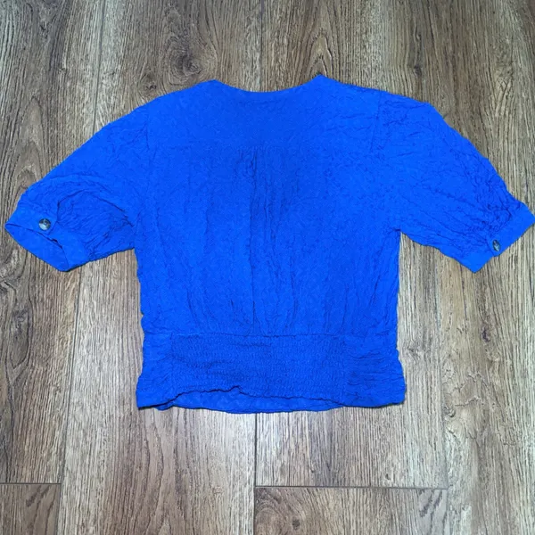 Maeve Anthropologie Blue Textured Asymmetric Button Smocked Crop Blouse Top Sz 2 - Image 8
