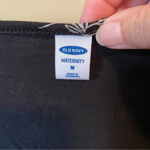 Old Navy Maternity Top Black & White - Image 3
