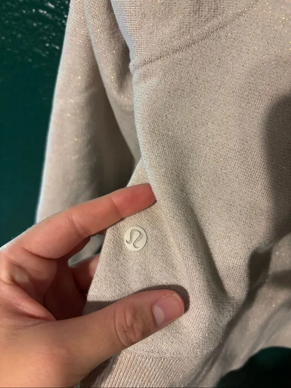 Lululemon Tan Gold Flecked Cropped Hoodie Size 2 - Image 4