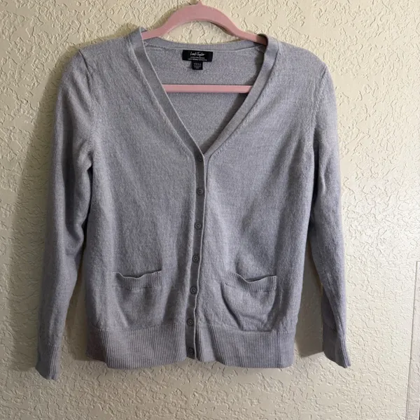 Lord & Taylor Cardigan Gray L Womens Extra Fine Merino Wool Knit V-Neck‎ - Image 2