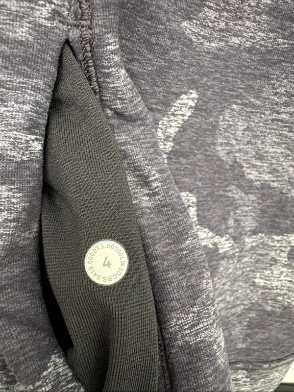 Lululemon Outrun the Elements 1/2 Zip Pullover Long Sleeve Top Blue Black Camo - Image 5