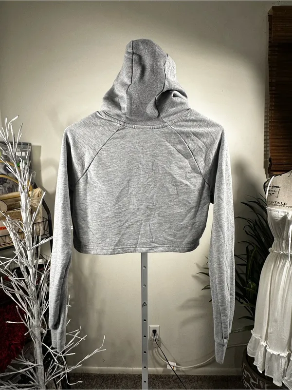 S265. Gymshark Women's Cropped Hoodie in Light Gray- oversized fit - Image 5