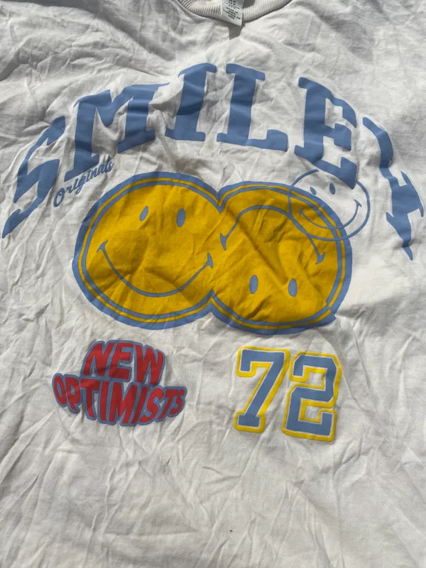 H&M smiley and  oversized Tshirt - Image 8