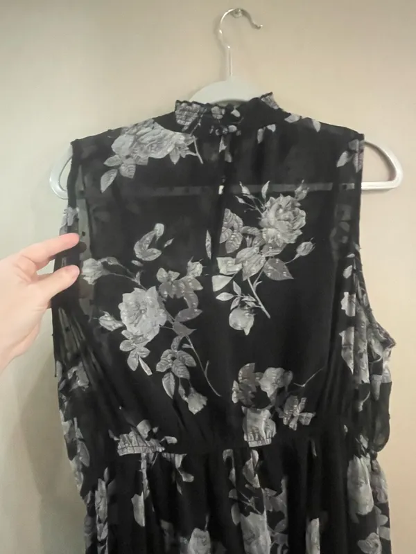 Torrid sz 2 2xl plus black gray Swiss dot smocked neck tank dress floral lined - Image 6