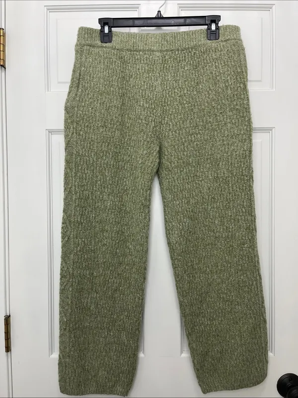 Universal Threads Olive Green Wide Leg Cable Knit Pants - Size Medium - Image 9
