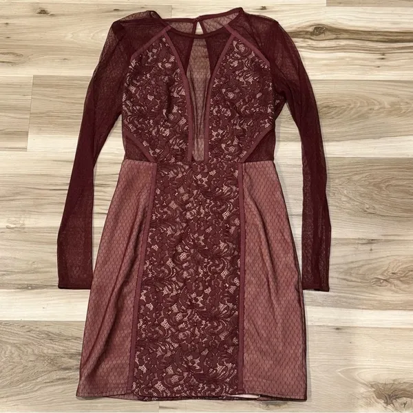 TJD The Jetset Diaries Lace Cutout Mini Dress Maroon Cream Women’s Small - Image 3