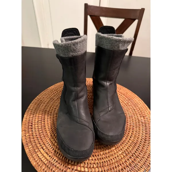 Teva Little Cloud Black Leather Wool liner Winter Boots Womens 7.5 Bungee Toggle - Image 5