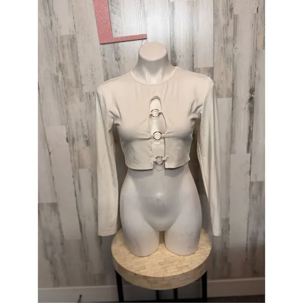 Edikted White Ring Detail Long Sleeve Crop Top Size XLARGE - Image 4