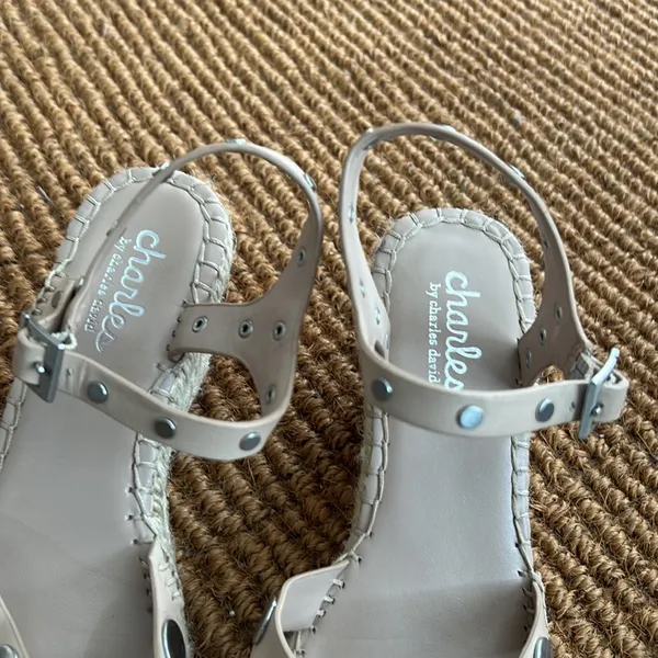 Charles David‎ Creme Wedges W Silver Button Detailing - Image 2