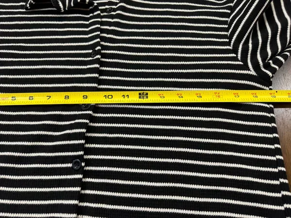 Striped Ribbed Button - Image 4