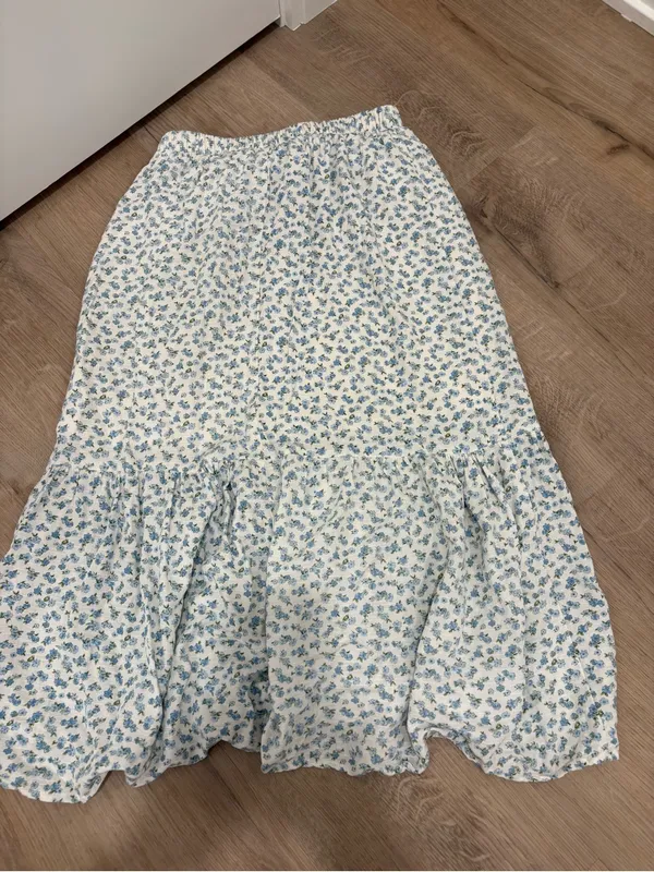 Live to be Spoiled Skirt Size XS - Image 5