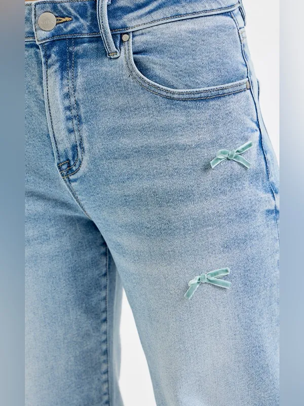 Risen Cassidy High-Rise Barrel Leg Bow Detail Cropped Blue Jeans Size 5/27 - Image 3