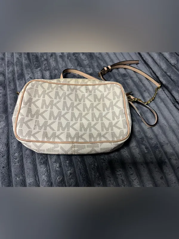 Michael Kors Cream and Tan Monogram purse - Image 4