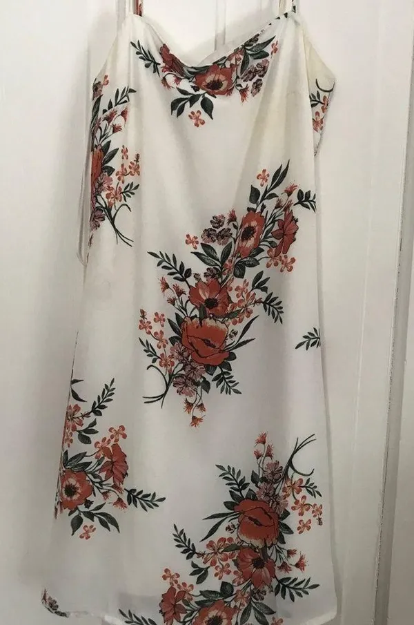White Boutique dress with flowers - Image 2