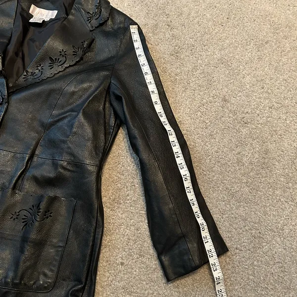 Black leather‎ floral trench coat VTG vintage Allison Woods beautiful detailing - Image 8