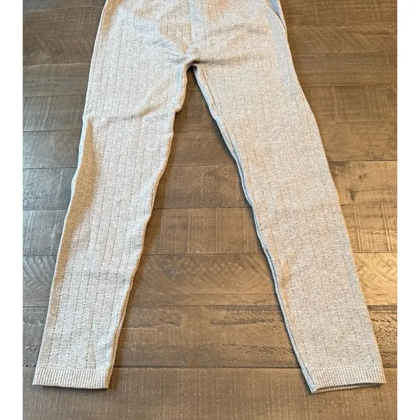 Aeropostale Women's Light Gray Textured Knit Leggings Size Large - Image 8