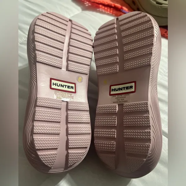 Hunter Light Pink Slide Clogs - Image 8