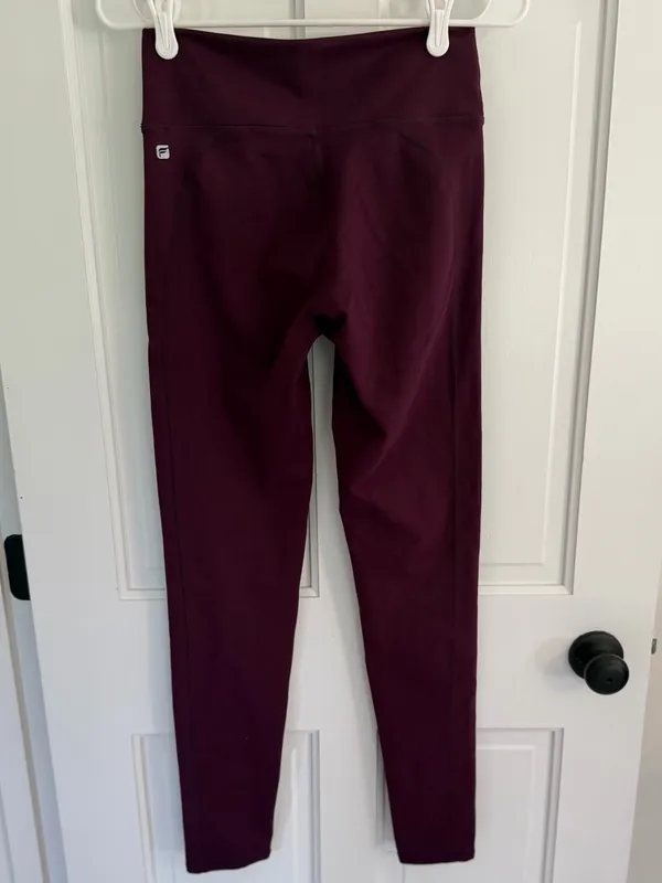 Fabletics Burgundy High Rise Full Length Leggings Zip Pocket Women’s XS - Image 2