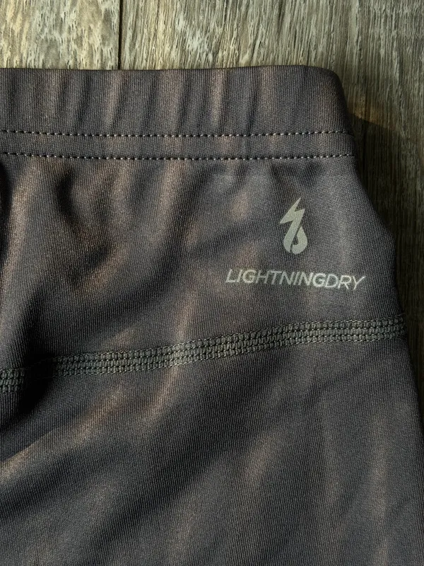 New Balance Charcoal Grey Cropped Leggings - Image 4