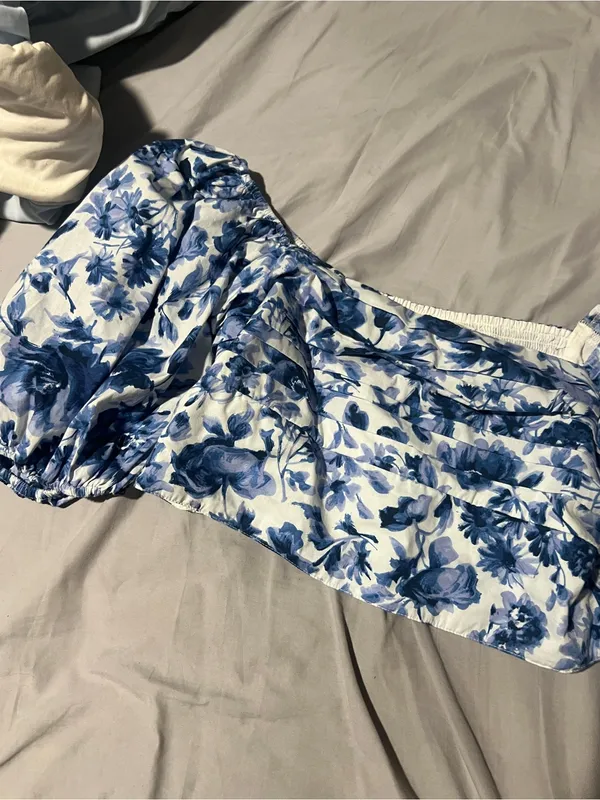 Abercrombie & Fitch Blue Floral‎ Puff Sleeve Crop Top Smocked Pleated L - Image 14