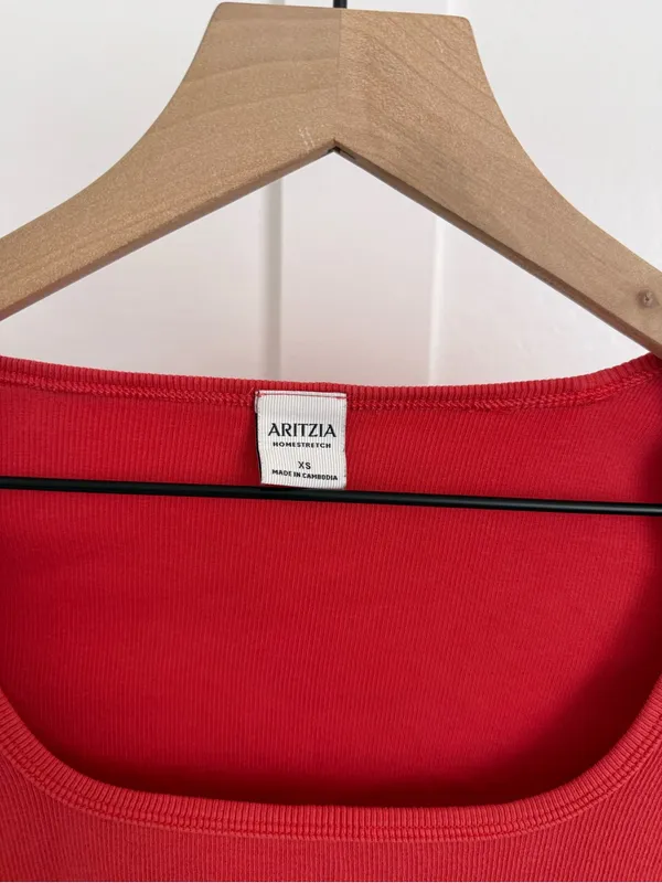 Aritzia Homestretch Scoop Neck Short Sleeve Shirt Red - Image 2