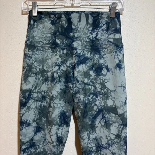 Lululemon 6 Wunder Under Hi-Rise Tight *Shibori Full-On Luxtreme 28" Misty Moss - Image 4