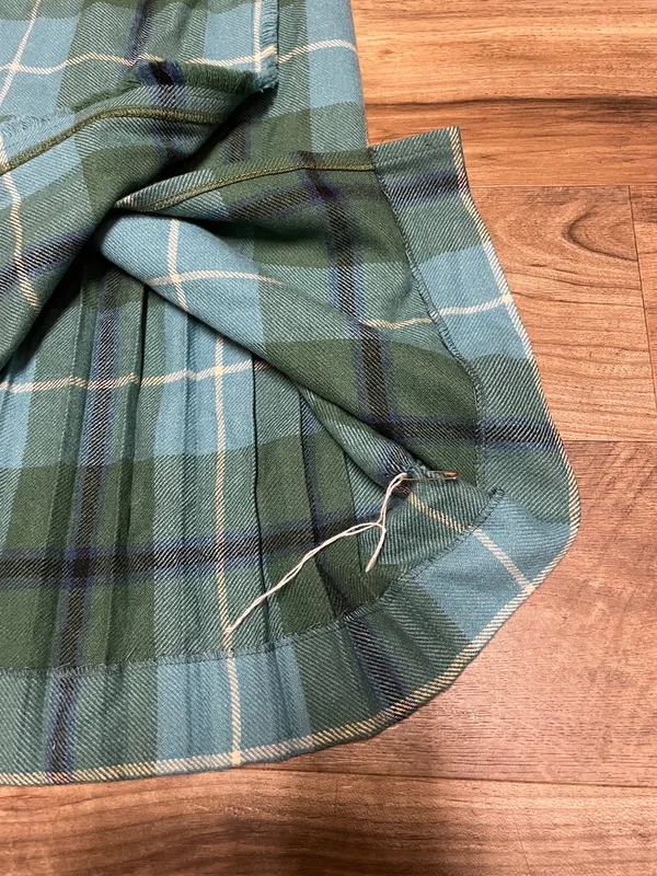 Angus Young Women’s Knee Length Plaid Wool Kilt Skirt with Buckle Detail Size XS - Image 5