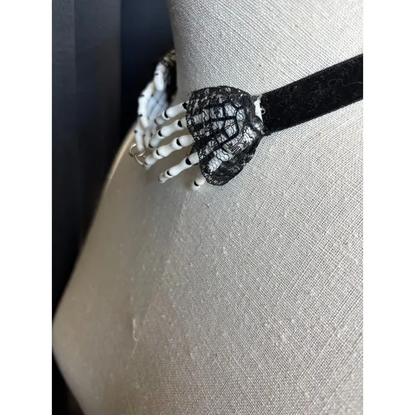 Gothic‎ Skeleton Hands Velvet Choker Black Lace Halloween Macabre Accessory - Image 2