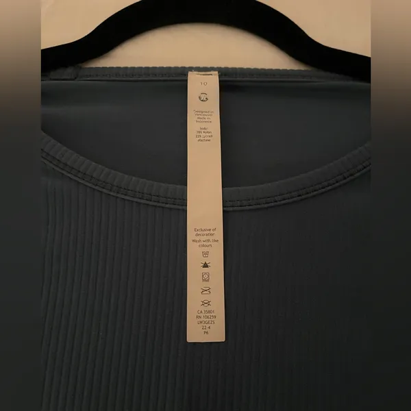 Lululemon Long Sleeve Ribbed Top - Size 10 - Excellent Condition! - Image 5