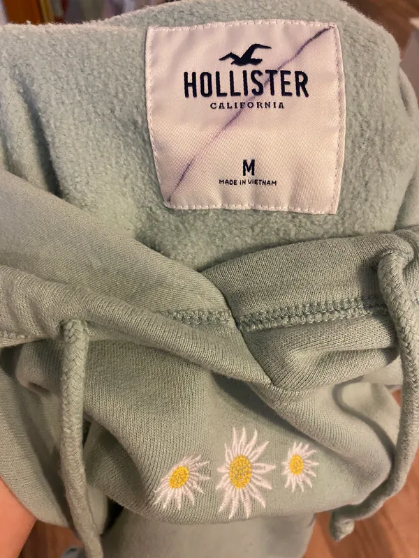 Hollister Crop Sweatshirt - Image 4