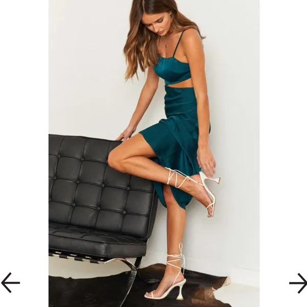 Beginning boutique forgiveness cut out satin dress in emerald - Image 15