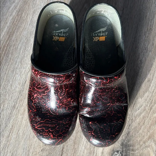 Dansko Pro XP 2.0 Patent Leather Clogs Size 40 (US 9.5-10) - Image 3