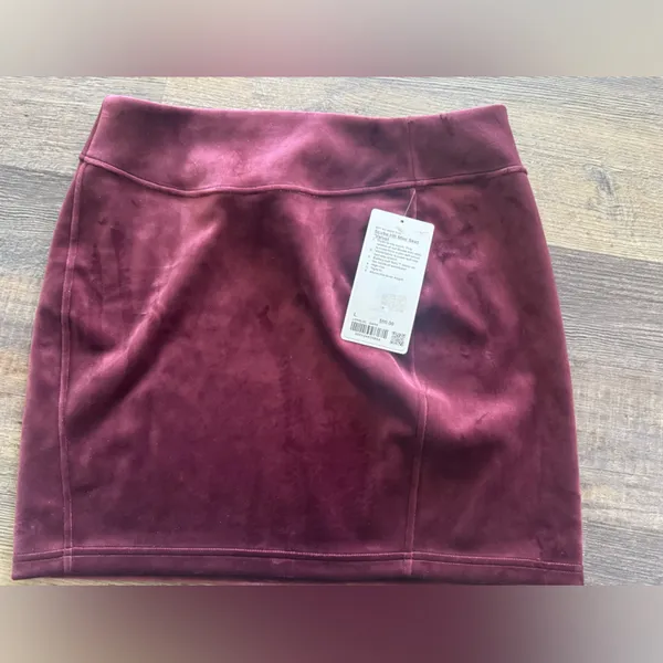 NWT Lululemon‎ Scuba High-Rise Mini Skirt *Velvet Garnet Red Large - Image 7