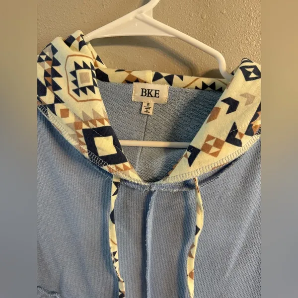 Buckle Exposed Seam Hoodie - Image 3