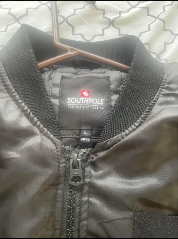 Men size large south pole jacket - Image 4