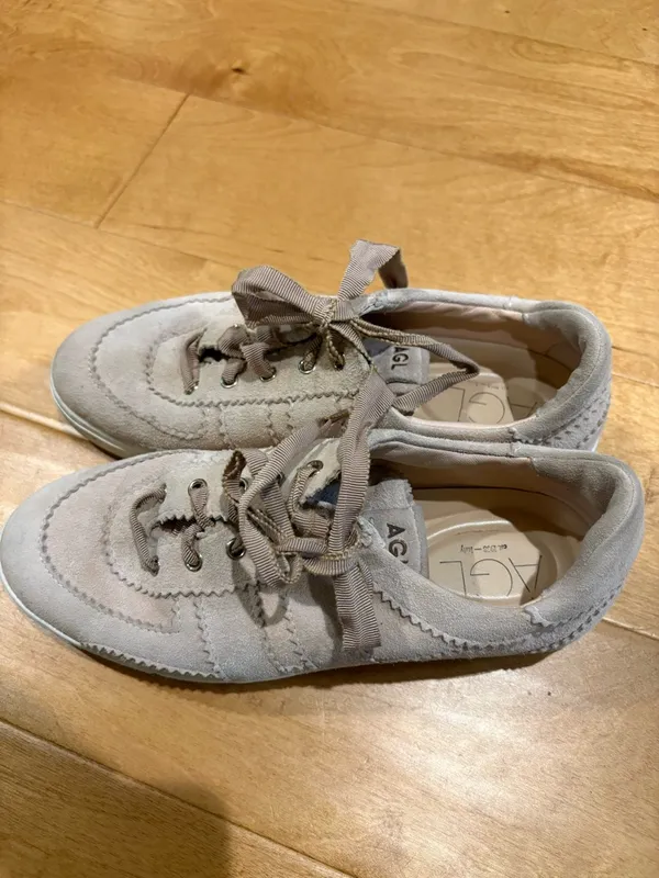 AGL Italy suede tennis shoes beige water resistant sz 39 9 - Image 3