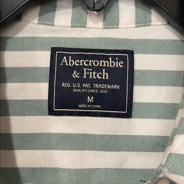 Abercrombie & Fitch cropped Green and White Striped Shirt - Image 3
