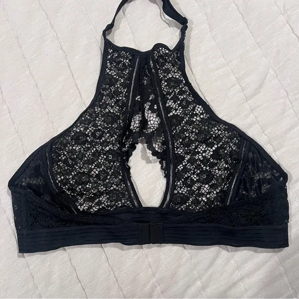 Victoria’s Secret Black Lace Keyhole Halter Bralette in Size Large - Image 7
