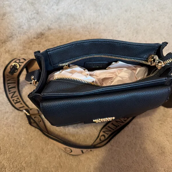Valentino orlandi NWT bag and coin purse. $200 value. Stylish crossbody sash - Image 2