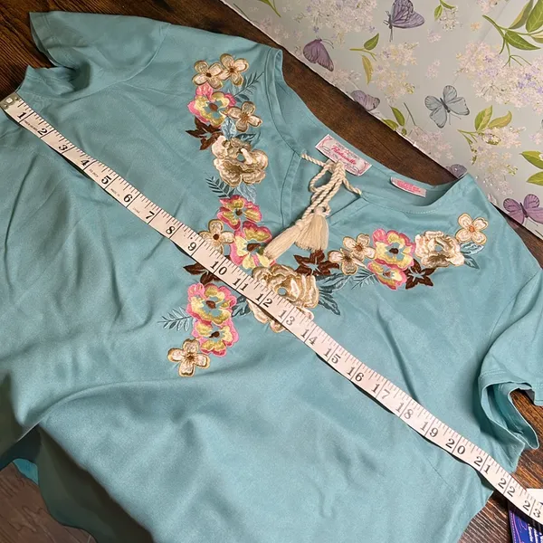 New floral embroidered shirt Panhandle Floral Embroidered Top v notch and tie - Image 5