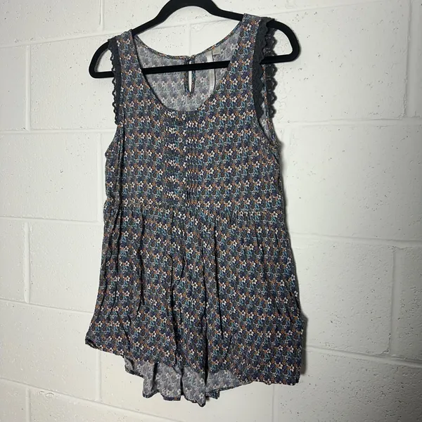 LC Lauren Conrad Blue Floral‎ Babydoll Tank Top Lace Trim Pintuck Size M - Image 2