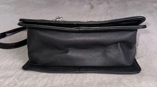 G by Guess Should bag flap / G by Guess crossbody in black - Image 4