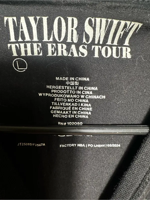 H63. Taylor Swift The Eras Tour 2023-24 Black Crop Tee Shirt Women’s L - Image 2