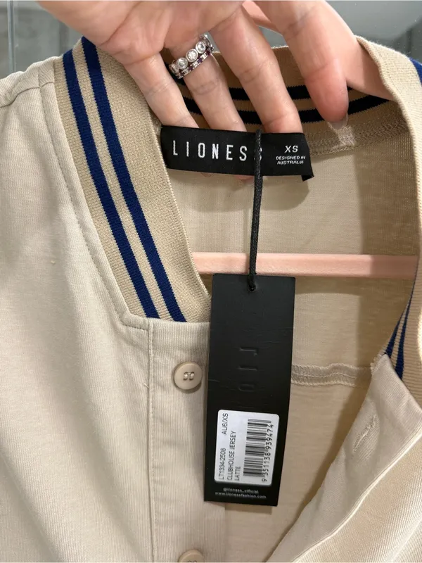 Lioness Beige Button-Front Shirt with Navy Stripe Collar - XS (New with Tags) - Image 4