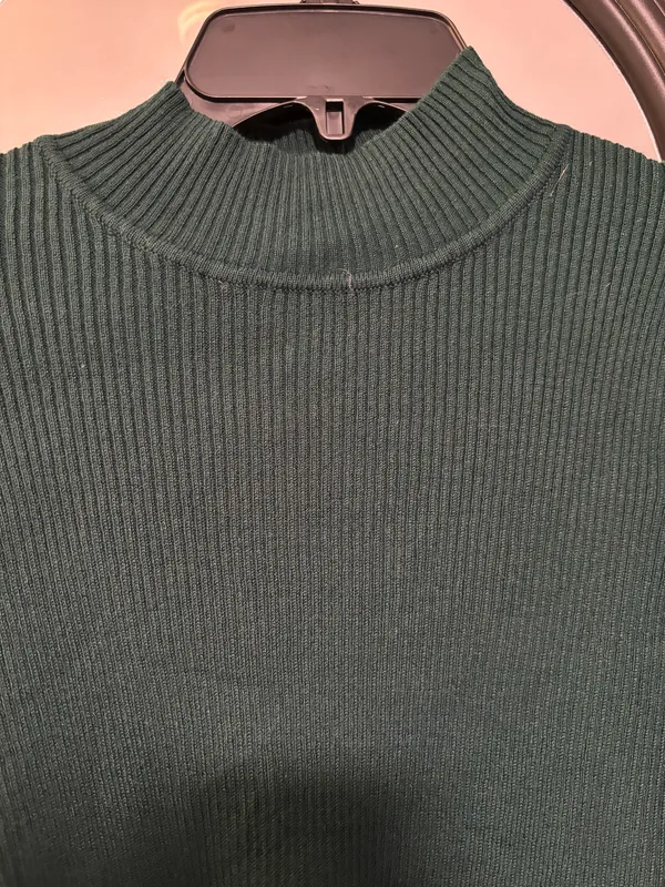 Green Ribbed Turtleneck Size M - Image 2