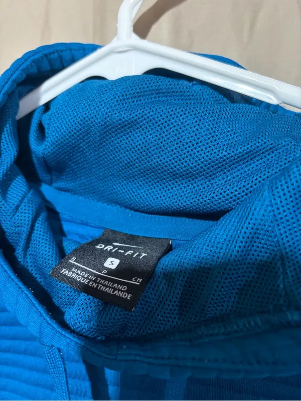 Nike sweatshirt - Image 2