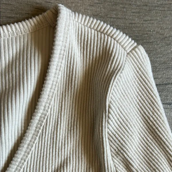 Old Navy Cream Ribbed Fitted Long Sleeve Tee - Image 3